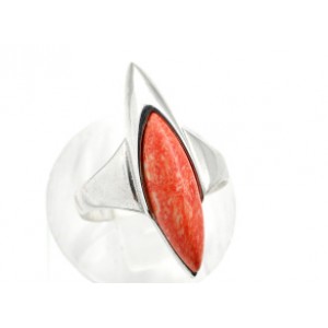 Кольцо С 925 с кораллом (имитация) рис 7*27мм , 3,81гр (иск.) Кольцо С 925 с кораллом (имитация) рис 7*27мм , 3,81гр (иск.)