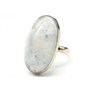 Кольцо с беломоритом " Овал " 16*28мм