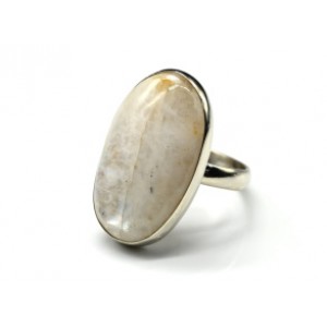 Кольцо беломорит "Овал" 15*25мм