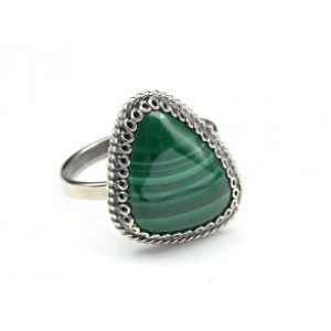 Кольцо малахит "Грация" 17*20мм Кольцо малахит "Грация" 17*20мм