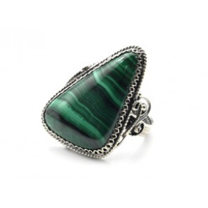 Кольцо малахит "Грация" 23*33мм