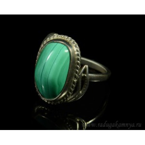 Кольцо малахит 13*19мм.