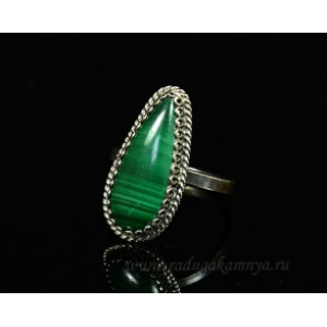Кольцо малахит " Капля " 11*18мм