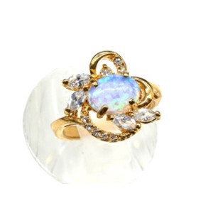 Кольцо позолоченное с австралийским опалом и стразами,  (иск.)