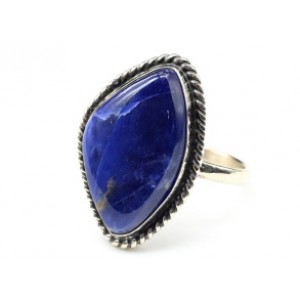 Кольцо содалит " Грация " 19*27мм