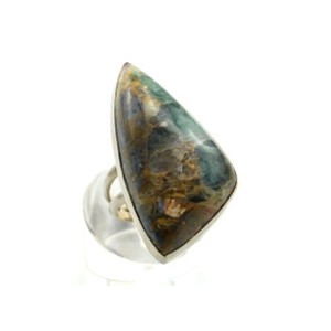 Кольцо с флюоритом "Грация" 23*44мм