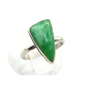 Кольцо с хризопразом " Грация " 10*19мм