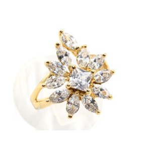 Кольцо  циркон белый ромашка   (иск.)