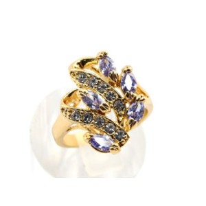 Кольцо циркон сиреневый 5рис волна  (иск.)