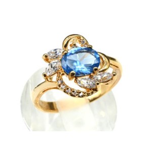 Кольцо позолота с голубым цирконом и стразами, (иск.) Кольцо позолота с голубым цирконом и стразами, (иск.)