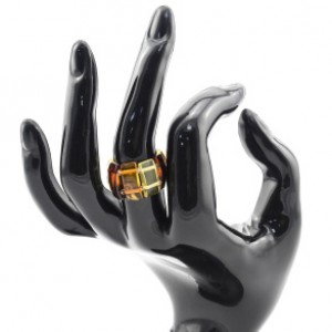 Кольцо на резинке из янтаря сегмент прямоугольный 14*5мм цвет  ассорти