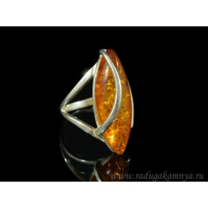 Кольцо с янтарём в посеребрении рис 13*32мм коньячный (иск.)