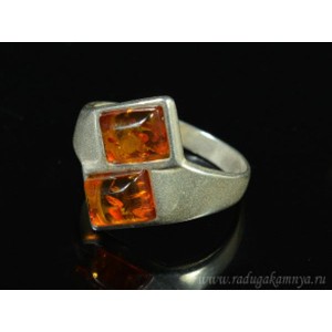 Кольцо посеребренное с янтарём 2 прямоугольника 19мм коньячный (иск.) Кольцо посеребренное с янтарём 2 прямоугольника 19мм коньячный (иск.)