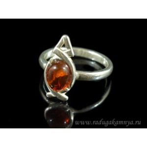 Кольцо с янтарём в посеребрении "стрелка" 9*19мм коньячный (иск.)