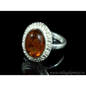 Кольцо с янтарём в посеребрении овал 14*18мм коньячный (иск.)