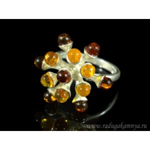 Кольцо с янтарём в посеребрении салют 21*25мм медовый, коньячный (иск.)