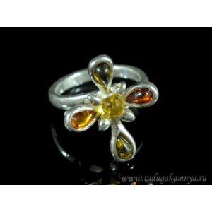 Кольцо с янтарём в посеребрении четырёхлистник 18*22мм ассорти (иск.)