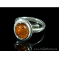 Кольцо с янтарём в посеребрении овал 12*14мм коньячный (иск.)