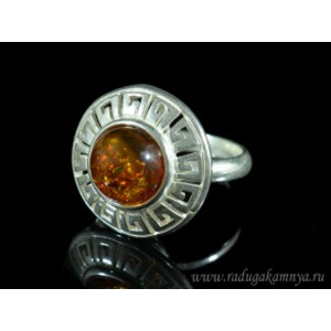 Кольцо с янтарём в посеребрении "греческое" круг 20 коньячный. (иск.) Кольцо с янтарём в посеребрении "греческое" круг 20 коньячный. (иск.)