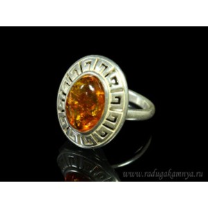 Кольцо с янтарём в посеребрении "греческое" 18*22мм коньячный (иск.)