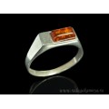 Кольцо посеребренное с янтарём прямоугольник 6*15мм коньячный (иск.)
