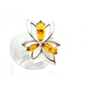 Кольцо с янтарем C925 "3 лепестка" 23*28мм медовый , 4,51гр (иск.)