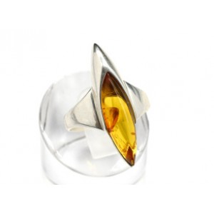 Кольцо с янтарем C925 "стрела" 7*27мм медовый , 3,39гр (иск.) Кольцо с янтарем C925 "стрела" 7*27мм медовый , 3,39гр (иск.)