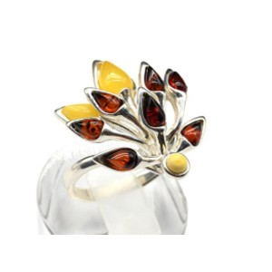 Кольцо с янтарем C925 "пламя" 24*26мм коньячный, молочный, 5,74гр (иск.) Кольцо с янтарем C925 "пламя" 24*26мм коньячный, молочный, 5,74гр (иск.)