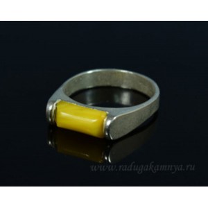 Кольцо с янтарём в посеребрении прямоугольник 10*15мм молочный (иск.)