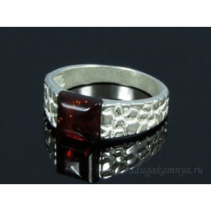 Кольцо с янтарём в посеребрении квадратик 8мм коньячный (иск.)