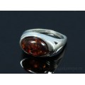 Кольцо с янтарём в посеребрении овал 12*18мм коньячный (иск.)