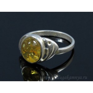Кольцо с янтарём в посеребрении овальчик медовый (иск.)