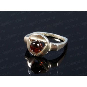Кольцо с янтарём в посеребрении геометрическое коньячный (иск.)
