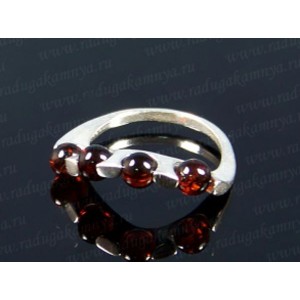 Кольцо с янтарём в посеребрении 4 шарика коньячный (иск.) Кольцо с янтарём в посеребрении 4 шарика коньячный (иск.)