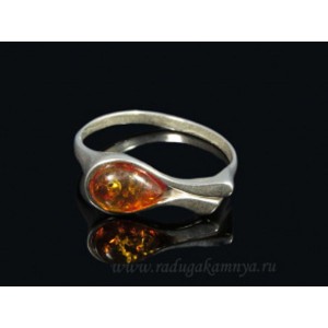 Кольцо с янтарём в посеребрении "рыбка" коньячный (иск.)