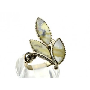 Кольцо яшма три листика 18*32мм.