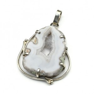 Кулон с агатом бразильским 30*35мм Кулон с агатом бразильским 30*35мм