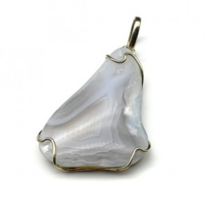 Кулон из агата бразильского 27*41мм. Кулон из агата бразильского 27*41мм.