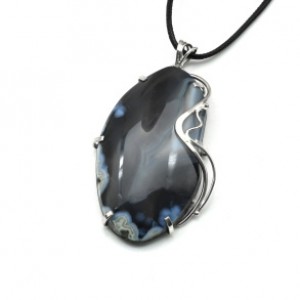 Кулон с агатом бразильским 40*62мм.