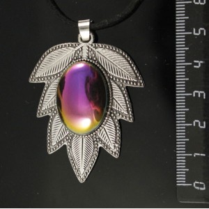 Кулон из гематита радужного (тонировка) "лист", цвет ант. серебро, овал 25х18мм