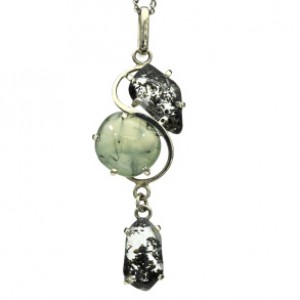 Кулон пренит и кварц с хлоритом 18*50мм.