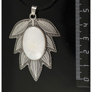 Кулон из перламутра "лист", цвет ант. серебро, овал 25х18мм