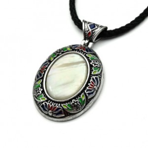 Кулон бижутерия овал 32*40мм с перламутром белым Кулон бижутерия овал 32*40мм с перламутром белым