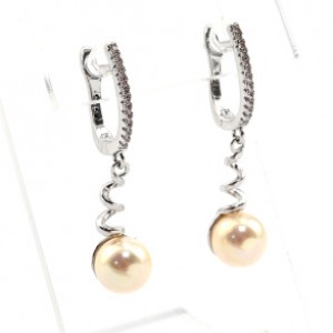 Серьги "Завиток" с майоркой цвет белый, серебристые. (иск.)