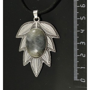 Кулон из лабрадорита "лист", цвет ант. серебро, овал 25х18мм