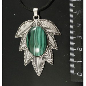 Кулон из малахита "лист", цвет ант. серебро, овал 25х18мм