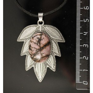 Кулон из родонита "лист", цвет ант. серебро, овал 25х18мм