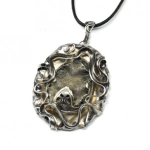 Кулон симбирцит 43*50мм. Кулон симбирцит 43*50мм.