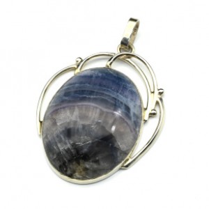 Кулон флюорит 36*43мм. Кулон флюорит 36*43мм.