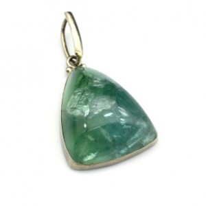 Кулон с флюоритом 25*28мм.